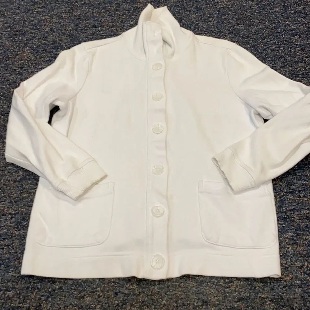 Basic Editions White Button Up Top sz. XL
